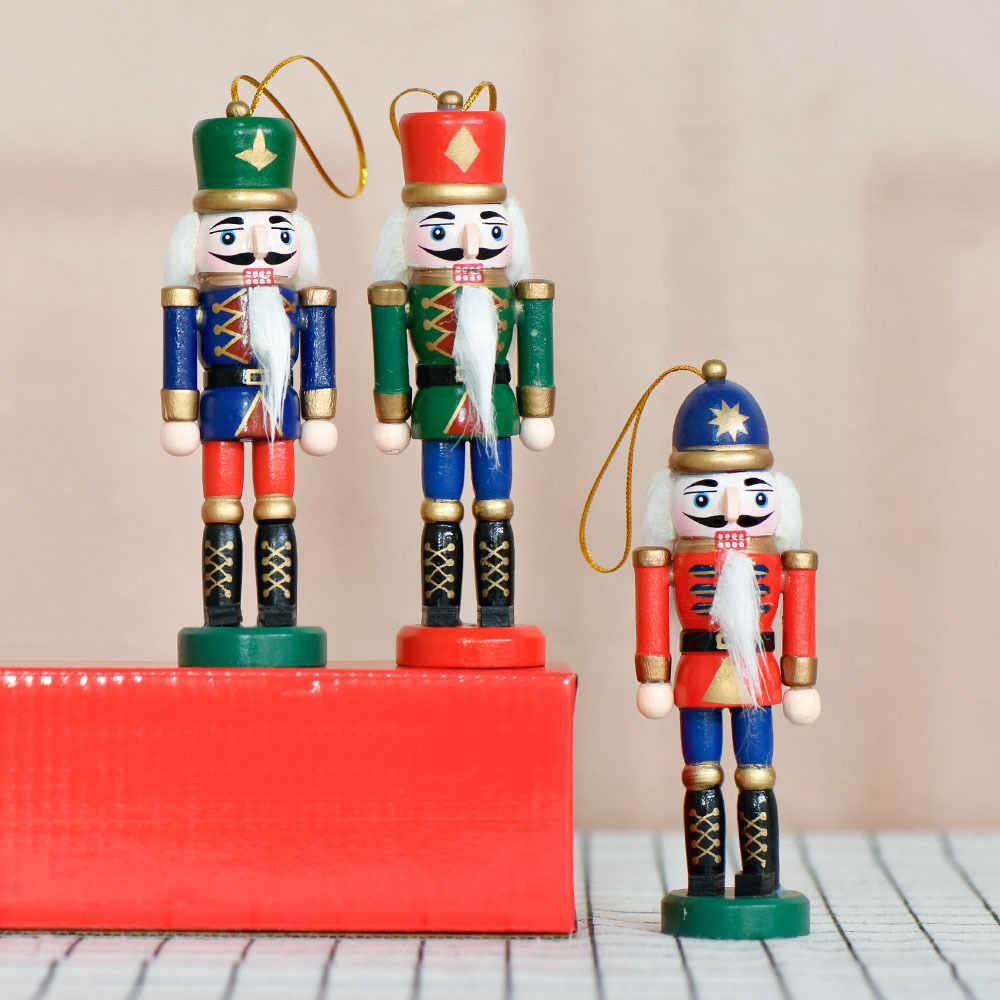 Nuevo estilo europeo muñecas de dibujos animados polvo de caramelo artesanía decoración de Navidad pequeño colgante