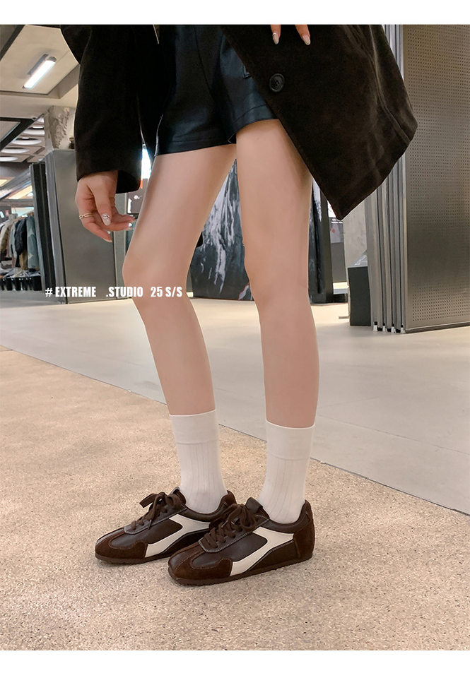Giày sneaker nữ da cừu phối màu, đế cao su, tăng chiều cao bên trong 5 cm, kiểu retro — Màu nâu (cao hơn 5cm bên trong) có sẵn, Màu nâu (cao hơn 5cm bên trong) đã sẵn sàng để bán, Màu đen (cao hơn 5cm bên trong) có sẵn hàng, Màu đỏ (tăng thêm 5cm bên trong) hàng sẵn có chi tiết 22