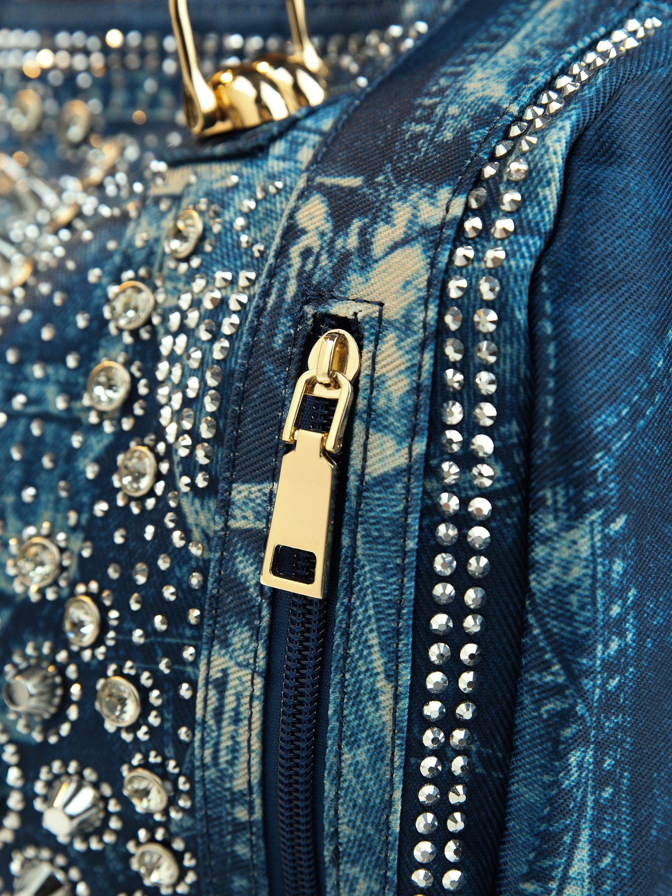 Nuevo bolso de mujer portátil 2025 bolso de mensajero de tendencia transfronteriza con tachuelas de diamantes bolso de hombro de mezclilla casual