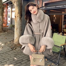 今年流行感新年战袍秋冬款袖口毛毛袖毛领气质毛呢大衣女