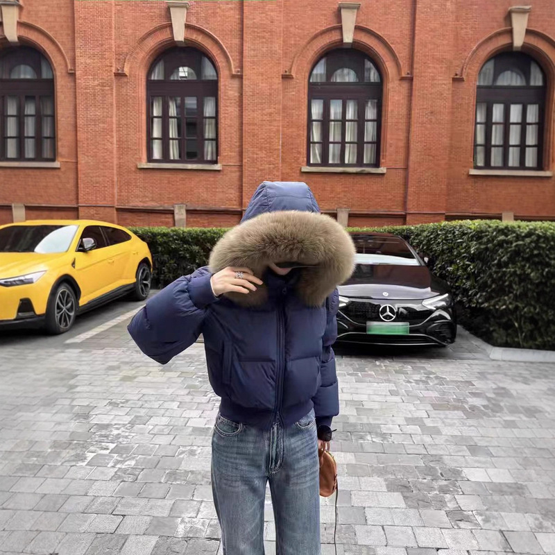 Women's Short down Jacket with Large Fur Collar, 90% White Duck Down, Thickened, Hooded, 2025 Winter New Style, Petite Waist-Cinching Coat, Cold-Proof