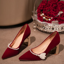 2025年秋季新款红色绒面高跟鞋女粗跟水钻尖头婚鞋中式宴会单鞋女