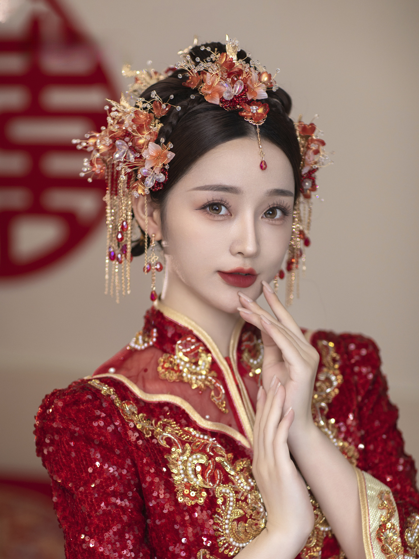 2024年新款中式复古红色琉璃花后区秀禾服结婚头饰新娘头饰额批发
