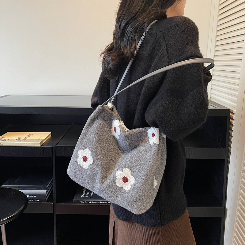 Bolsa de tendencia de gran capacidad para mujeres 2025 invierno nuevo estilo versátil bolso de viaje de moda bolso de hombro de brazo