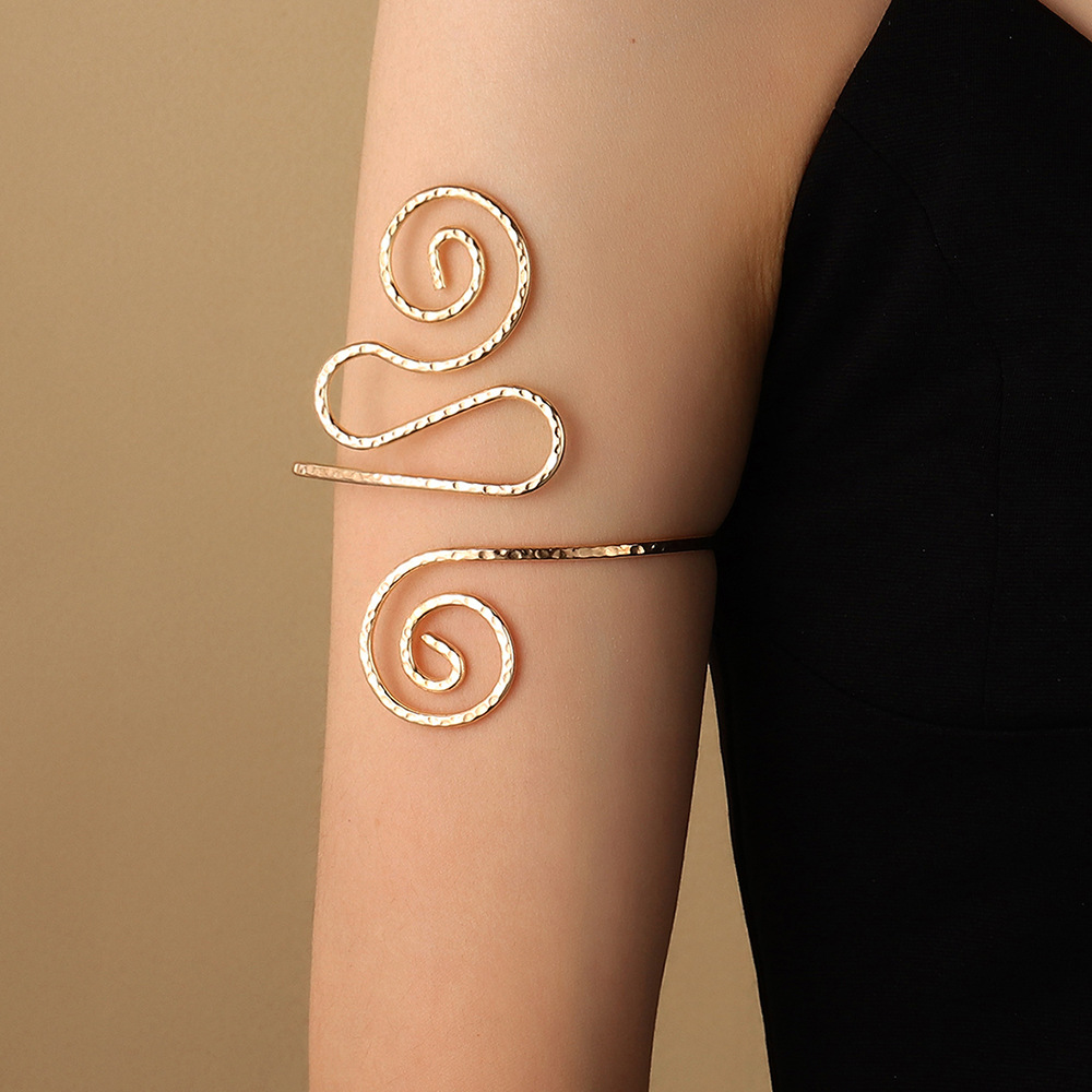 24g Weight Alloy Pendant Material No Inlaid Inlay Material arm bracelet Classification Alloy Chain Material Anniversary, Business, Travel Occasion Alloy Material Geometric Pattern All Seasons Season Women'S Gender Fashion Style Fashion Hollow Geometric Pattern Butterfly Leaf Alloy Bracelet 2