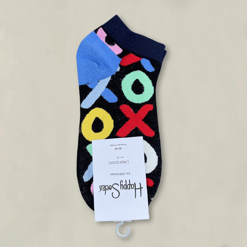 HappySocksハイスキンのショートソックスの漫画の浅い口の低い女性のスウェーデンのファッションのタイプのソックスの春夏のカラー