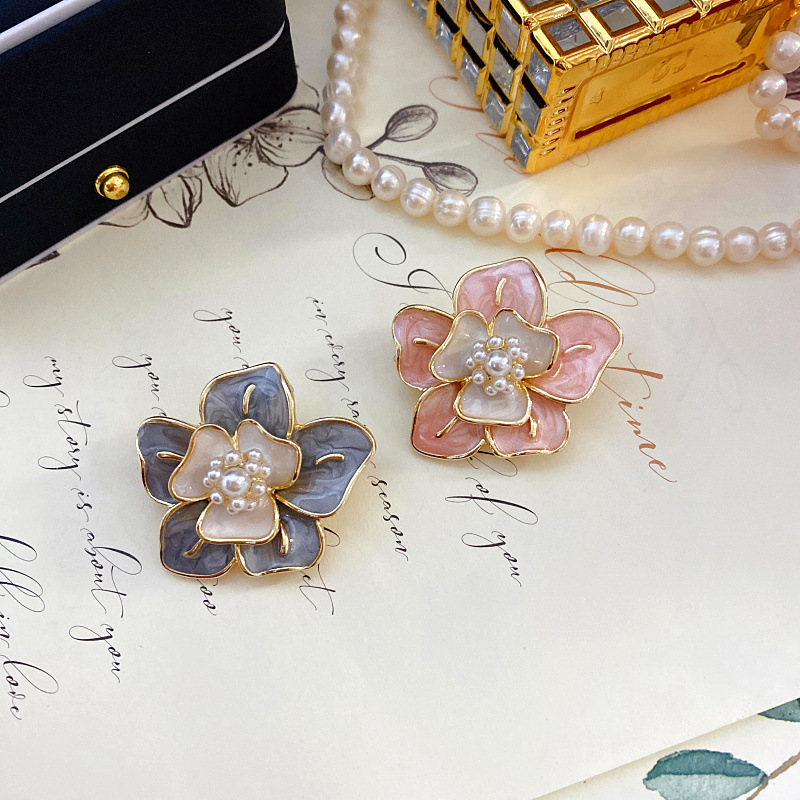 新款批发复古法式优雅气质精美古董滴油珐琅珍珠花朵胸针别针配饰|ru