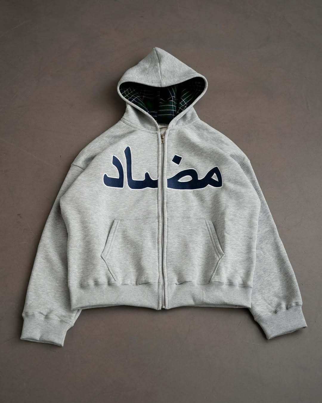 Giacca con cappuccio uomo y2k con zip e stampa personalizzata_voghion.com
