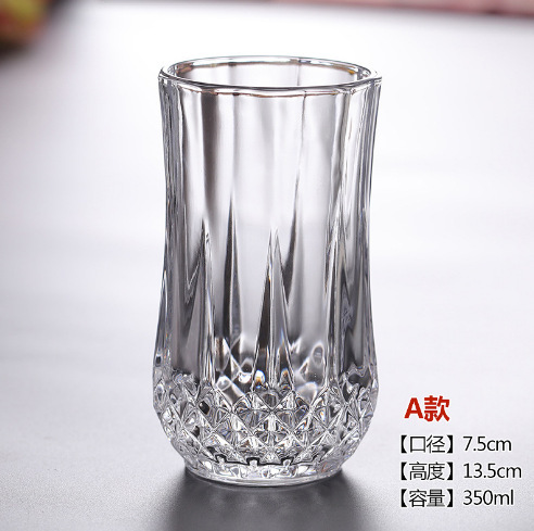 Glass capacious wineglass for whiskey
