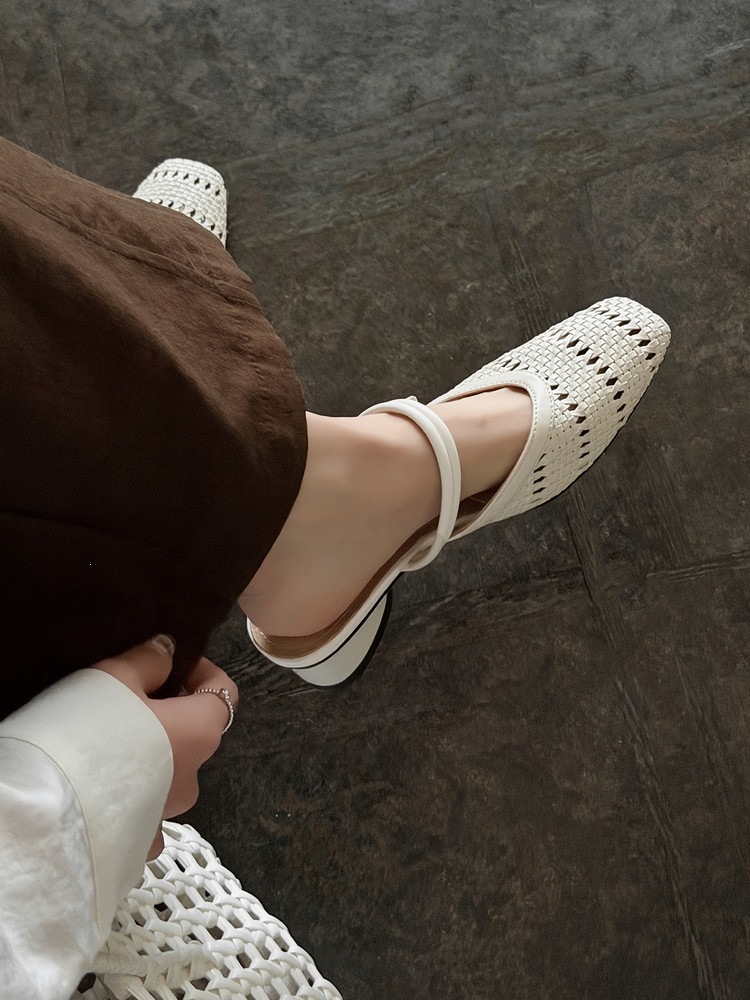 Dép sandal nữ da cừu mũi vuông gót thấp quai chữ V phối màu — màu nâu, Màu cà phê đậm, màu trắng ngà chi tiết 13