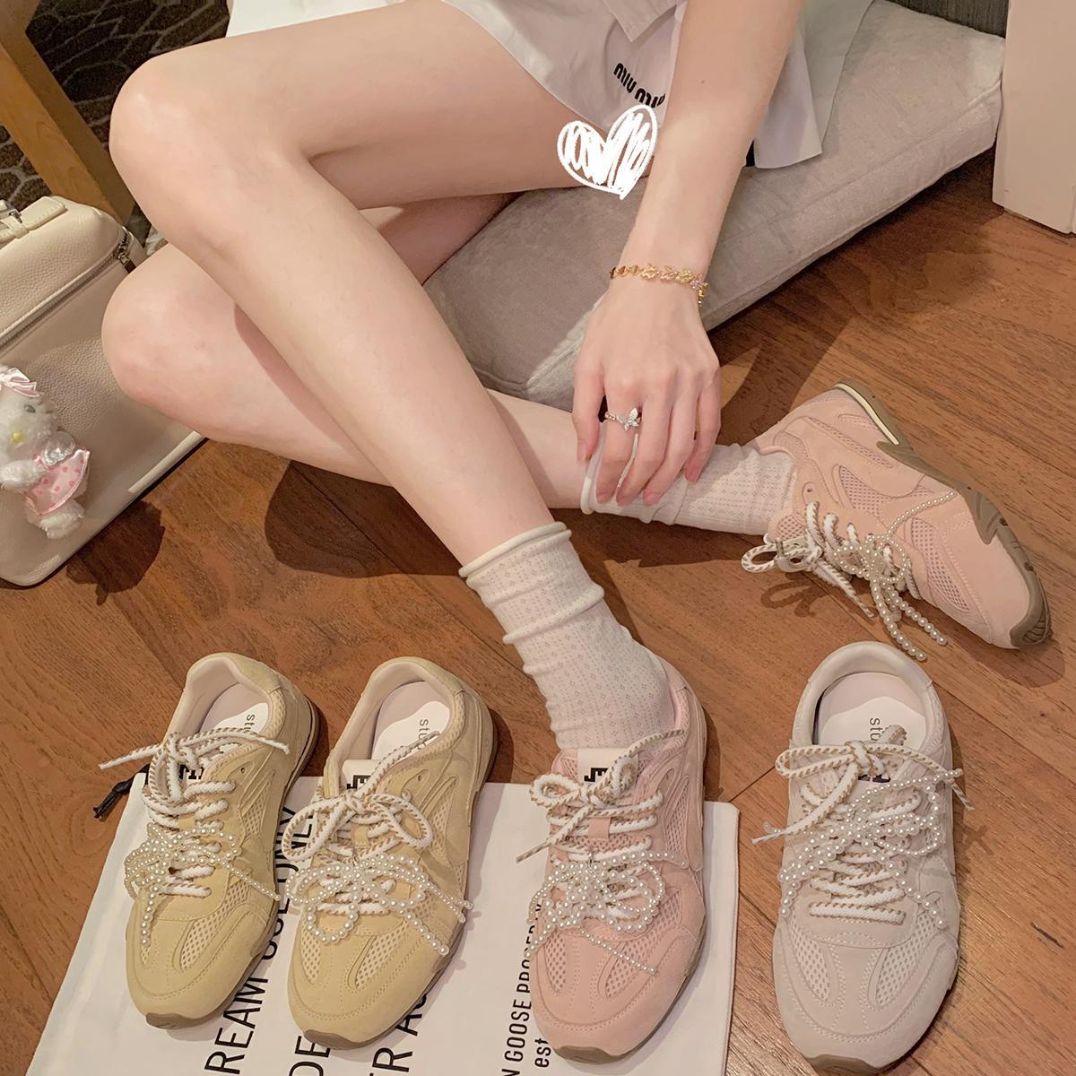 Versión de piel de vaca de la uva madre con la sensación de la chica de perlas zapatos casuales de ballet zapatos de entrenamiento moral zapatos deportivos casuales de mujer