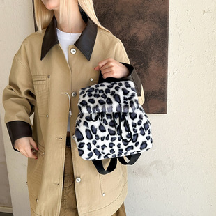 �¿�ë�q��������ëƤ���p����W����Ů���������K���y��ɫ�W��