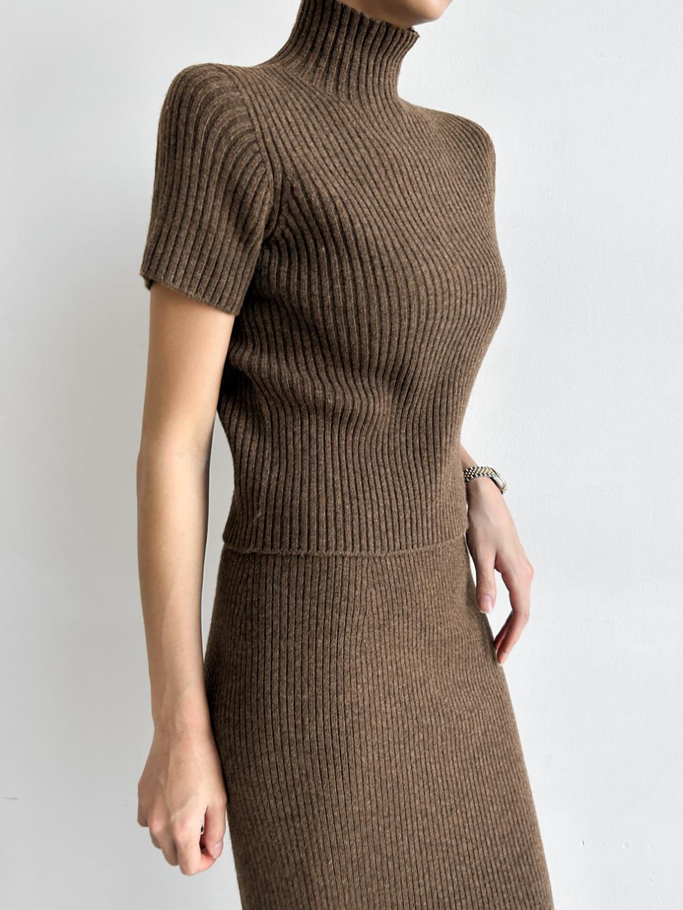 Abbigliamento donna chic primavera retrò temperamento collo alto versatile maglione a maniche corte + gonna con spacco sui fianchi tailleur gonna_voghion.com