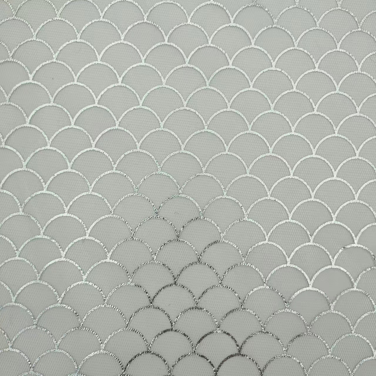 全涤36A六角银色鱼鳞时尚网婚纱舞台服饰面料礼服纱裙拖尾服装