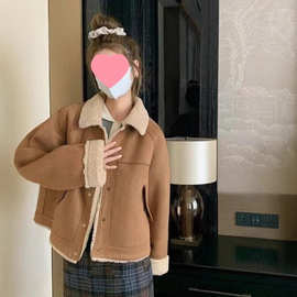 美拉德穿搭皮毛一体外套女短款冬新款复古加厚保暖羊羔毛棉服