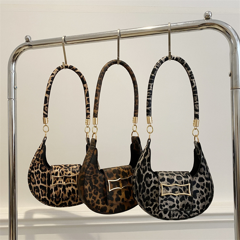 Moda impresión de leopardo bolso de brazo 2024 nuevo nicho de diseño bolso de mano personalidad de moda moda bolso de hombro de mujer