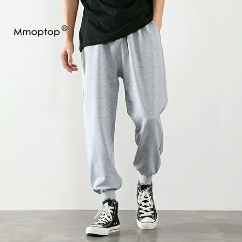 Summer lightweight pants for men: trendy gray ankle-banded, loose-fit sports basketball sweatpants—versatile, knitted, and cropped.