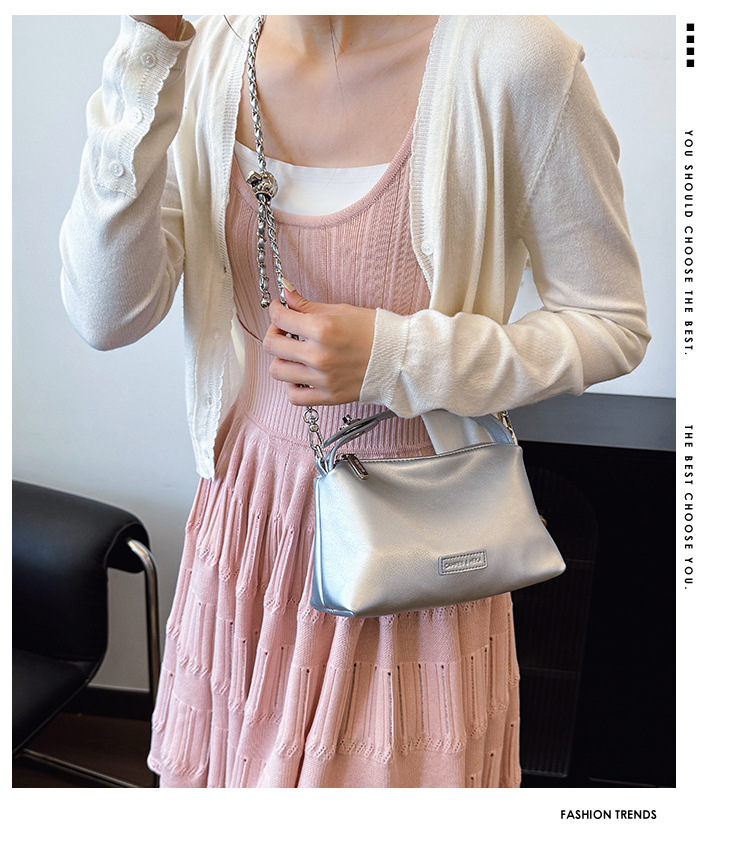 A stylish and elegant hand-held small square bag for women in the summer of 2025, featuring an Instagram-chic and high-end single-shoulder crossbody women's bag full figure