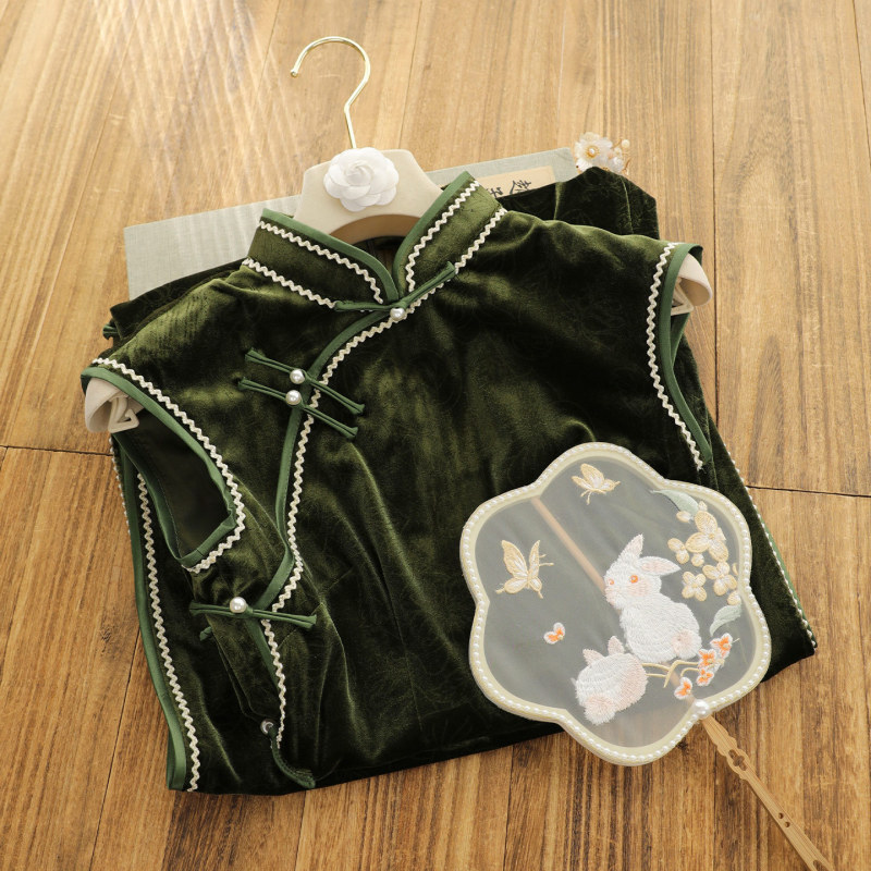 Elegant Green Velvet New Chinese Style Retro Crescent Sleeve Cheongsam for Women 2026 Spring New Improved Young Shanghai Style Elegant Green Velvet New Chinese Style Retro Crescent Sleeve Cheongsam for Women 2026 Spring New Improved Young Shanghai Style