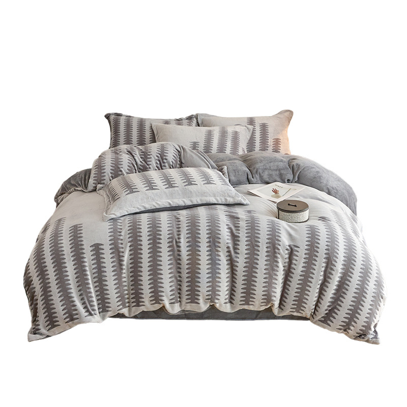 Luz de lujo tallado de leche de seda de cuatro piezas en invierno engrosado cálido coral edredón sábanas de peluche de tres piezas