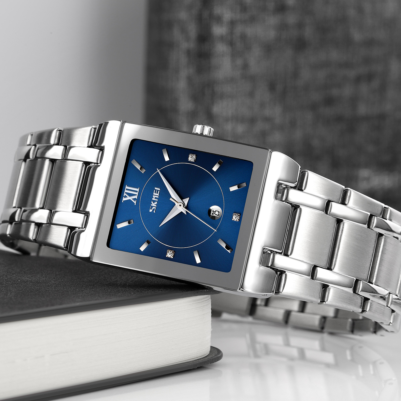 Momento calendario cuadrado americano reloj de hombre correa de acero impermeable ligero reloj de pulsera de negocios regalos personalizados mayoristas de comercio exterior