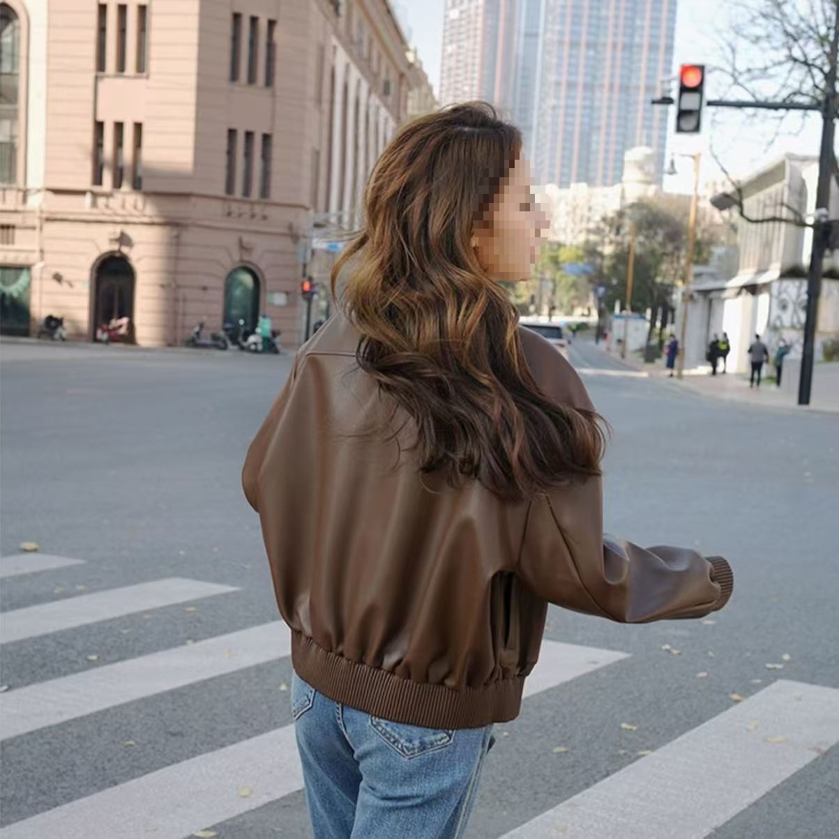 2024 Spring, Autumn and Winter Motorcycle Leather Jacket Short Retro Top High-End Haining Leather Jacket Women's Thickened and Velvet