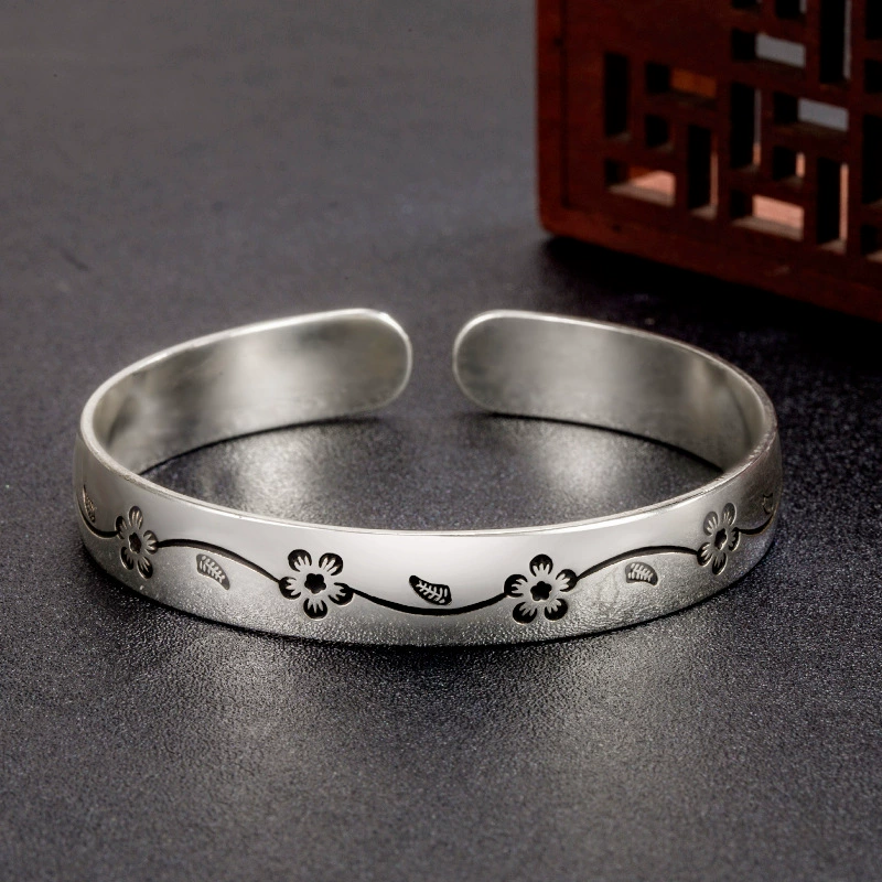 Fashionable retro bracelet, flowered