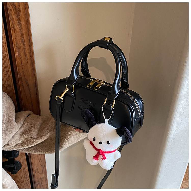 Nuova borsa piccola retrò con design di nicchia, borsa da donna di fascia alta, borsa a tracolla singola con accessori appesi, borsa piccola portatile elegante_voghion.com