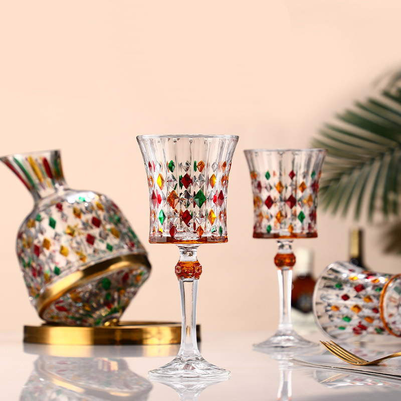 Retro rotating creative wine decanter