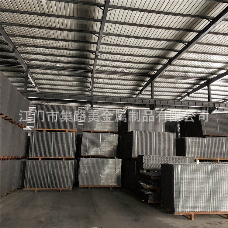 批发镀锌不锈钢电焊网养殖防护电焊网片镀锌铁丝网 弧形直角