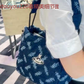 2025新款小众设计牛仔布水桶包手提包单肩斜挎包潮西太后刺绣女包