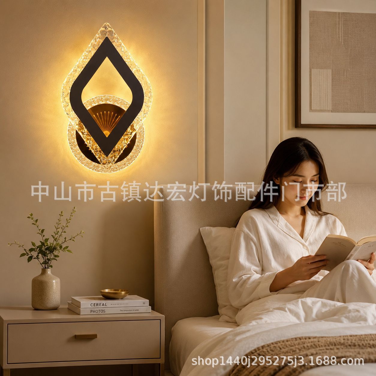 Lámpara de pared de ambiente nórdico moderno dormitorio lujo ligero creativo pasillo de luz cálida de fondo decoración de pared lámpara de pared