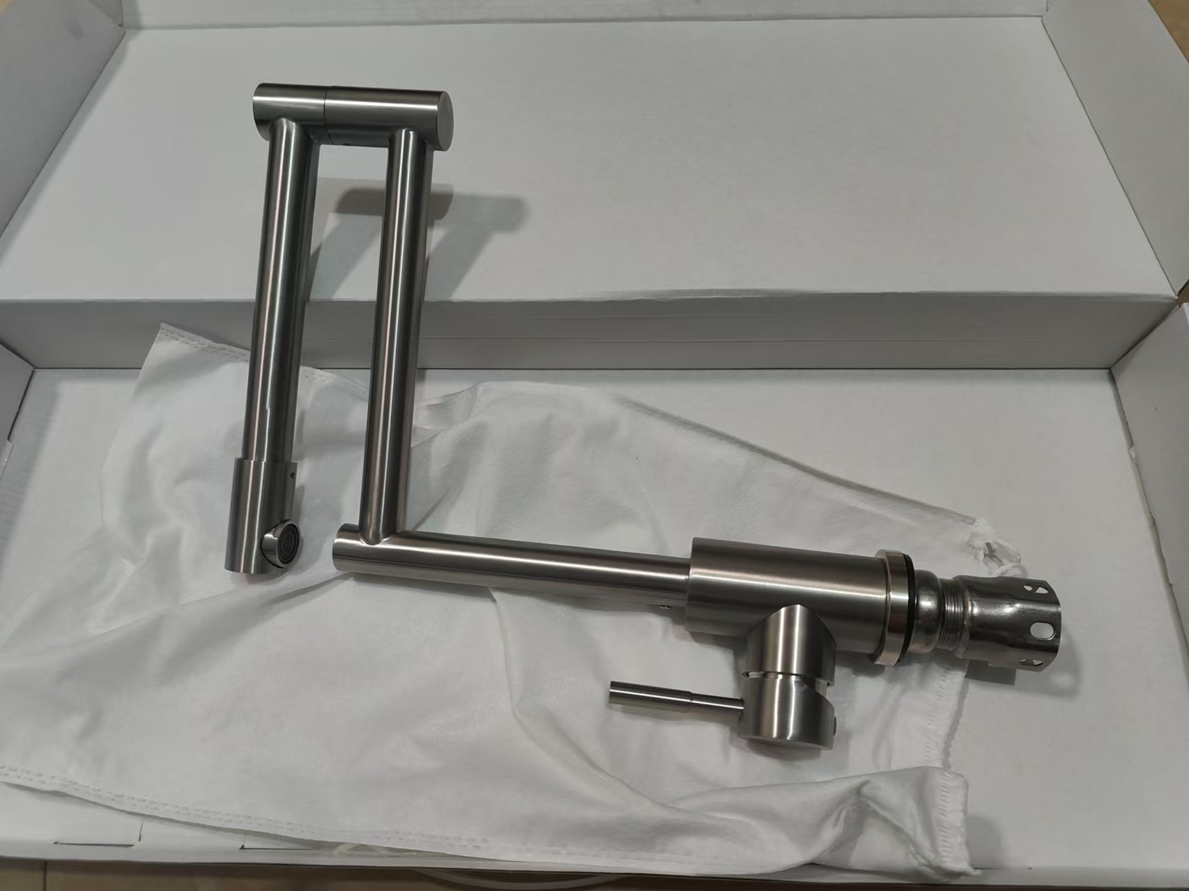 Wholesale kitchen faucets, cold and hot 304 stainless steel faucets, sink sinks, rotating and folding faucets from the manufacturer undefined