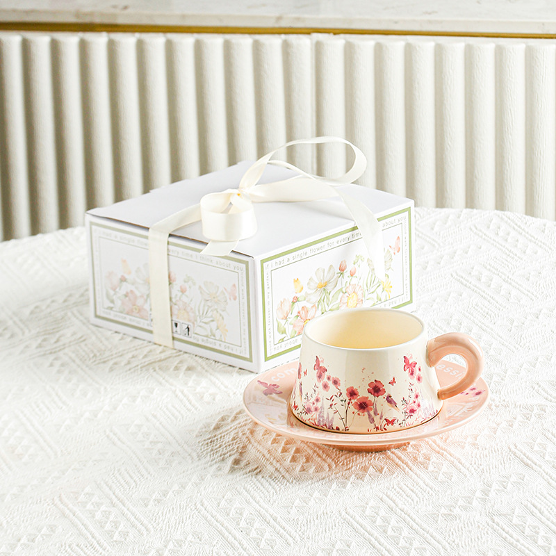 Tazas de café, platos de cerámica de encaje retro, tazas de té de la tarde, cajas de regalo de mano, tazas de marca, diseñadores originales de alto valor