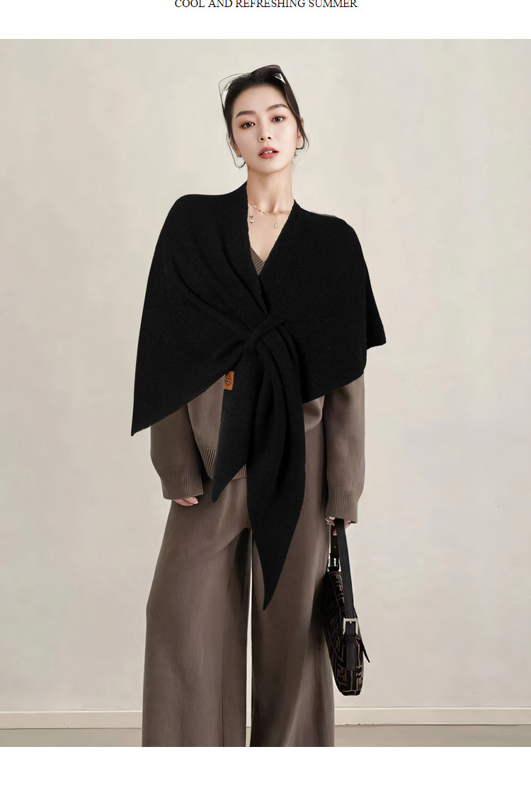 Cachecol triangular feminino em lã mista, estilo urbano despojado, ideal para aquecer o pescoço no outono e inverno. Xale grande em cor sólida._voghion.com