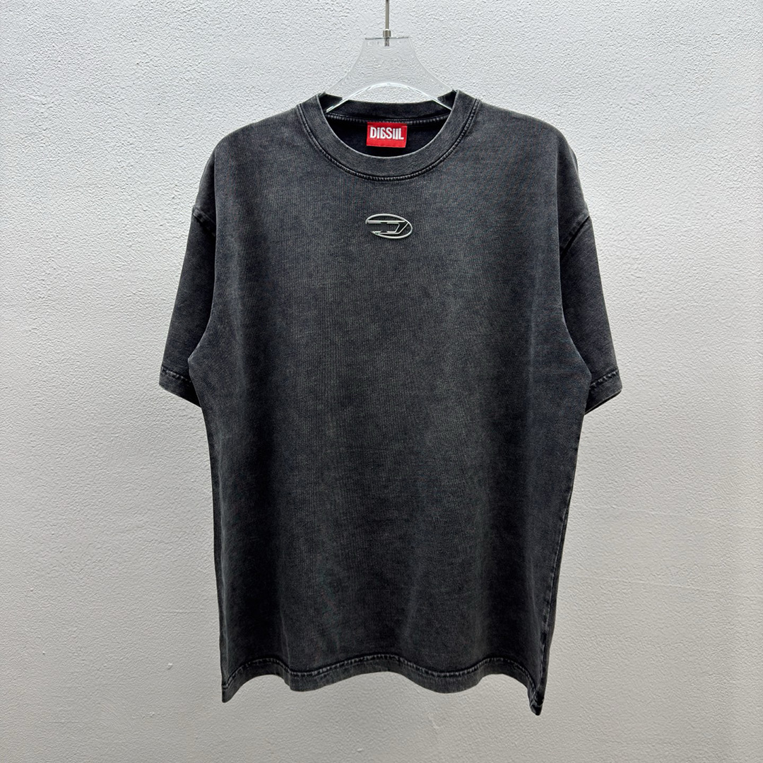 T-shirt for men and women