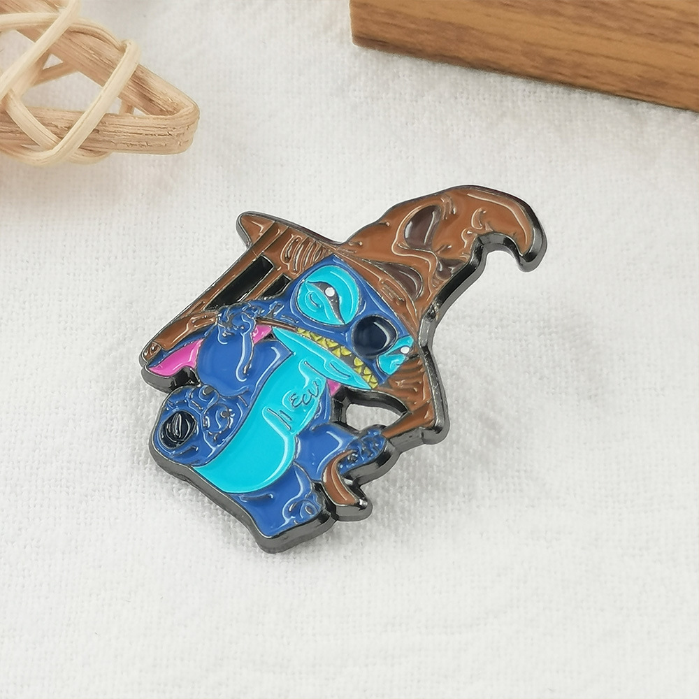 Stitch Wearing a Sorting Hat Fun Enamel Badge in a Mix-And-Match Style, Backpack Clothing Accessory Pendant
