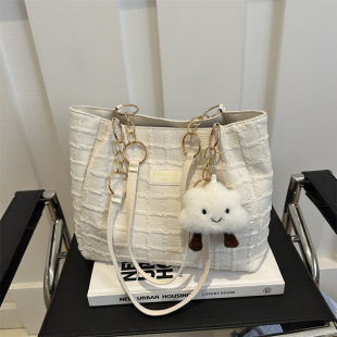 Universal brand capacious fashionable shoulder bag, Korean style, trend of season