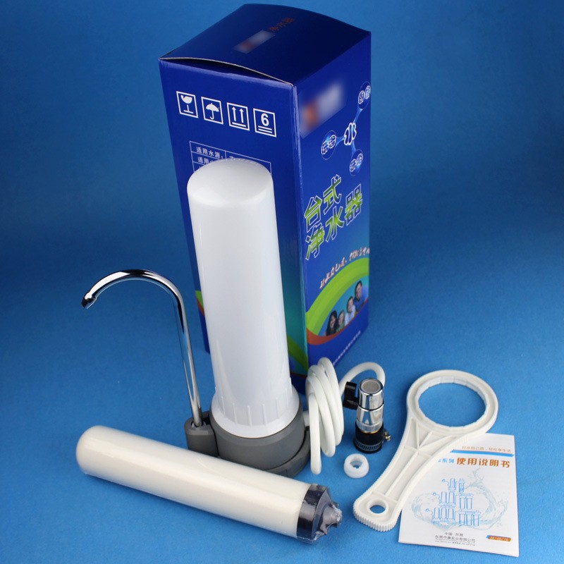Purificador de agua de escritorio del hogar purificador de agua grifo portátil cerámica sinterizado compuesto de carbono olor dispensador de agua directa