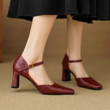 2024�¿���Ƥ�͹��LС���Ӹ߸�Ьһ�ֿێ��ָ����^��ЬŮ3340��a