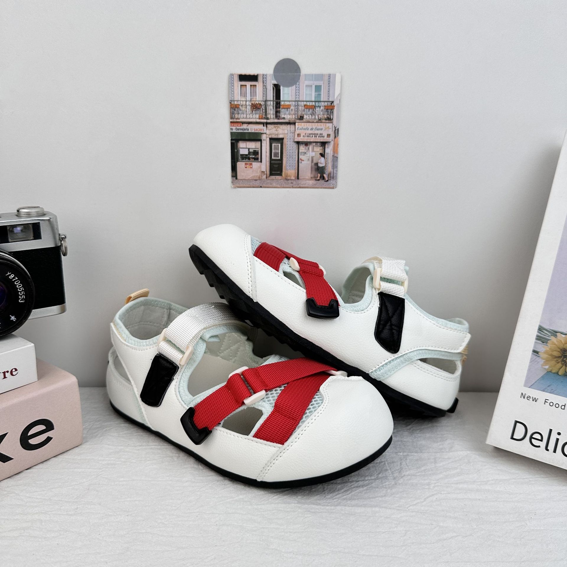 Yuanyang velcro sandalias de cabeza para mujeres 2025 nuevo verano plano zapatos de skate con falda zapatos individuales