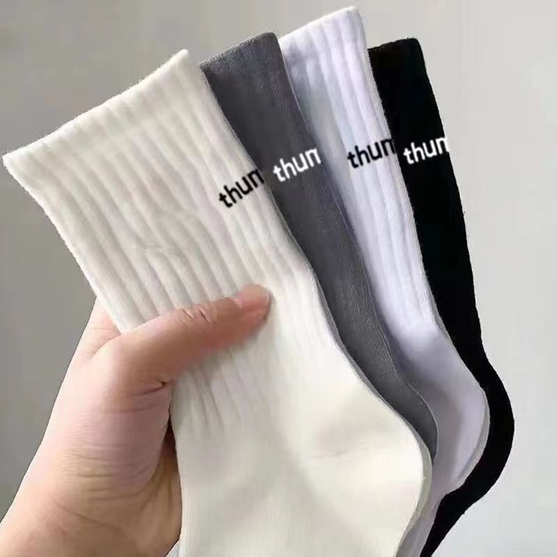 Women's Simple Style Solid Color Polyester Crew Socks A Pair display picture 3