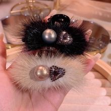 秋冬毛绒爱心珍珠抓夹女高级感半扎发中号鲨鱼夹后脑勺盘发夹头饰