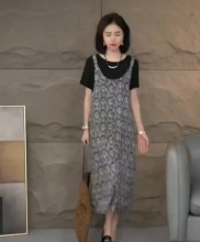 2023年夏季新款网红时尚同款气质女神范宽松显瘦假两件百搭连衣裙