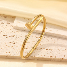 ���u��r�з�ˮ����ɫ18k��������荿��һ�����������C