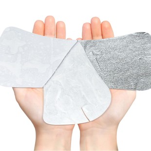 Cream neck membrane, water moisturizing, skin absorption visible