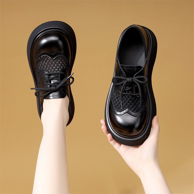 Dos zapatos de malla de aire permeable Lefour para mujeres verano 2026 nuevo aumento de altura de lazos huecos sandalias de sola sola sola suave