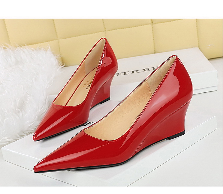 Spitze Damen High Heels Aus Lackleder Als Elegante Abendschuhe_voghion.com