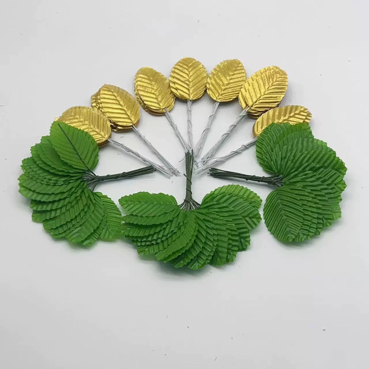 Искусственные листья из шелка с ножками, листья роз для свадебного декора, для поделок и оформления интерьера, для домашних свадебных композиций