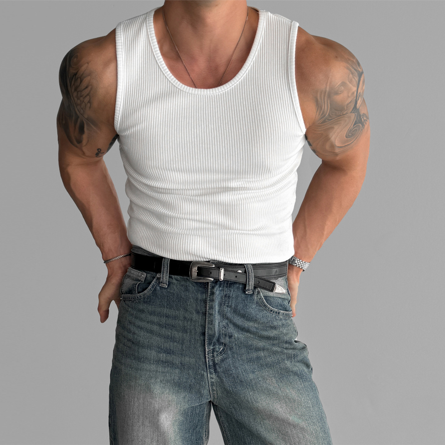 Ribbed tight-fitting vest, suitable for outerwear, fitness, elastic, sports, slimming, sweat-wicking, shows off muscles, training, sleeveless t-shirt, trendy.